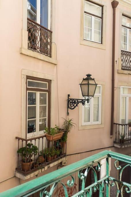 Magnificent Historical City Centre Apart With Terrace Lisboa Dış mekan fotoğraf